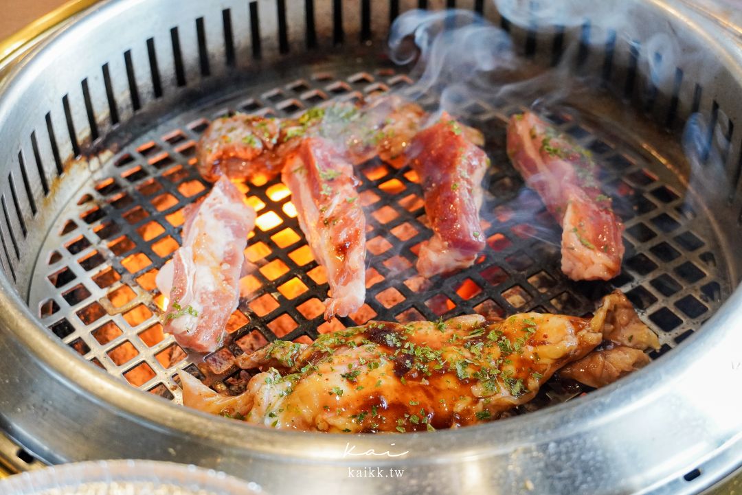 淡水聚餐最愛梨花大苑｜淡水超強燒肉吃到飽，見島牛、雪蟹膏拌飯、人蔘雞湯一次吃