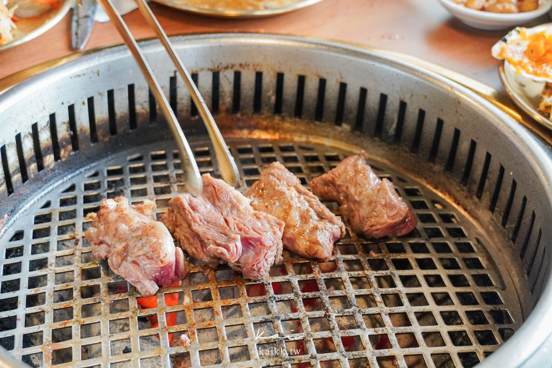 淡水聚餐最愛梨花大苑｜淡水超強燒肉吃到飽，見島牛、雪蟹膏拌飯、人蔘雞湯一次吃