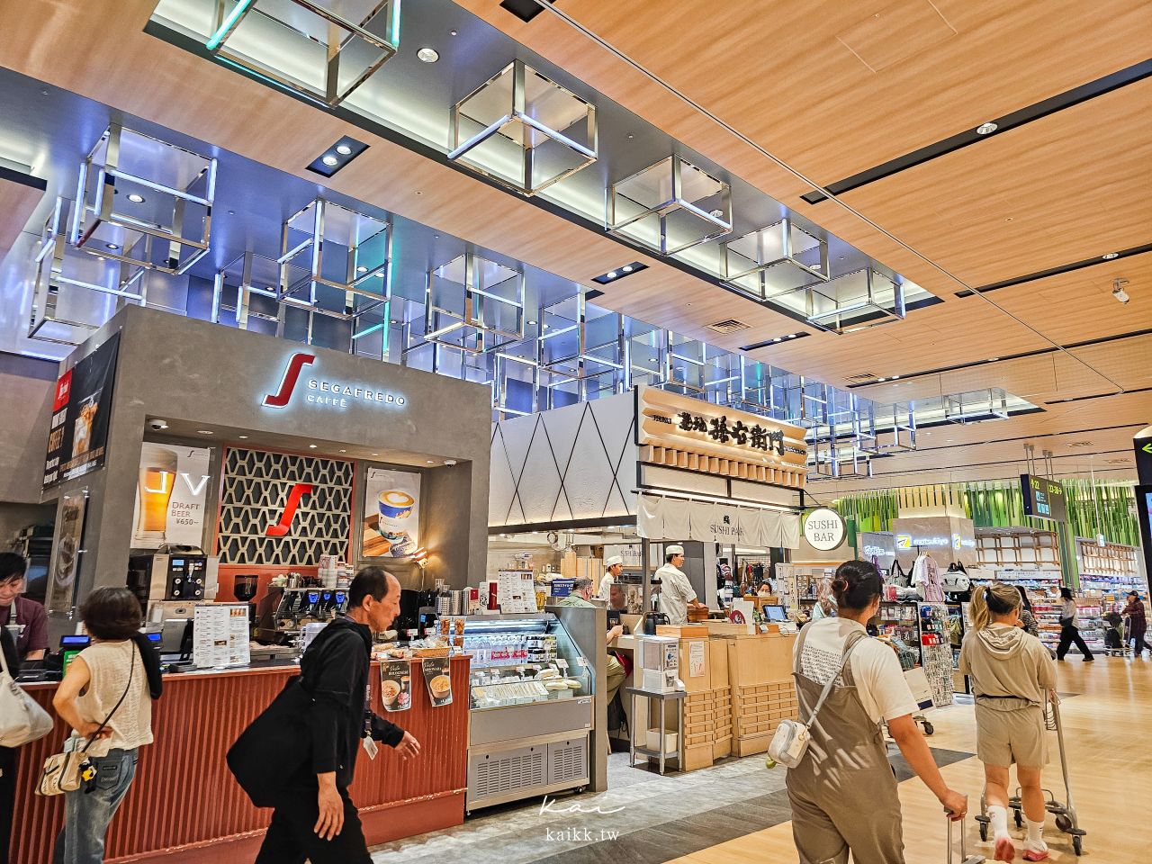 2026關西機場攻略｜第一航廈美食、免稅店精品、伴手禮、自助報到、行李秤重整理區一次看
