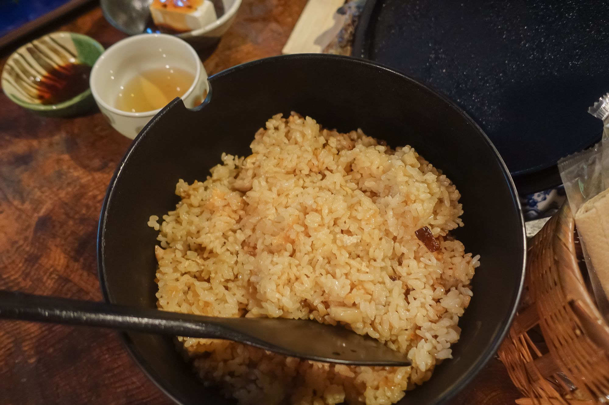 鳥取米其林指南三滝園｜智頭森林裡吃山女魚、山菜。茅草古民家中的山林饗宴